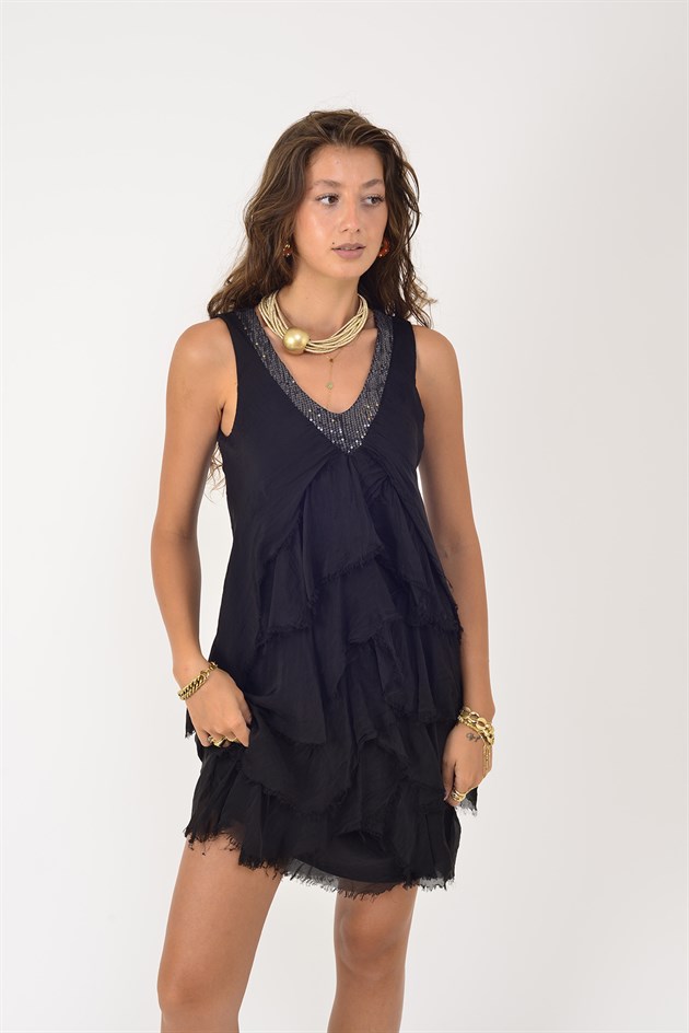 60461 PAYET DETAYLI V YAKA KISA İPEK ELBİSE