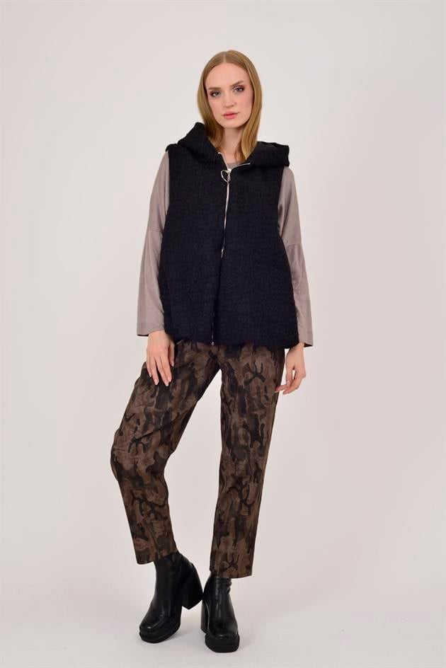 60909 KAPÜŞON DETAYLI KEÇE YELEK