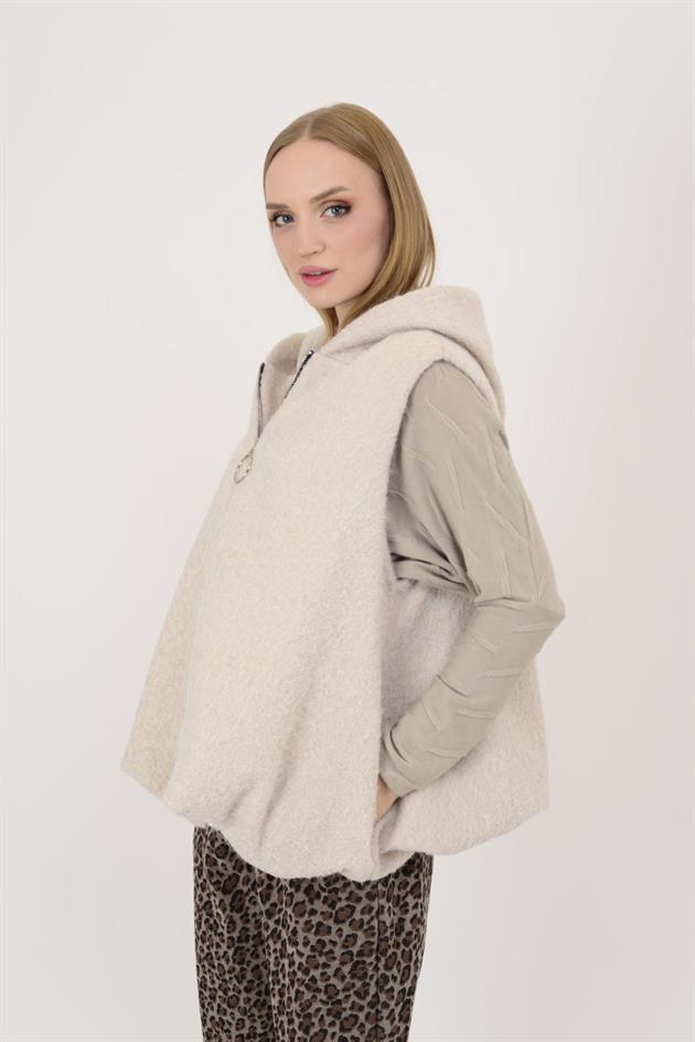 60909 KAPÜŞON DETAYLI KEÇE YELEK