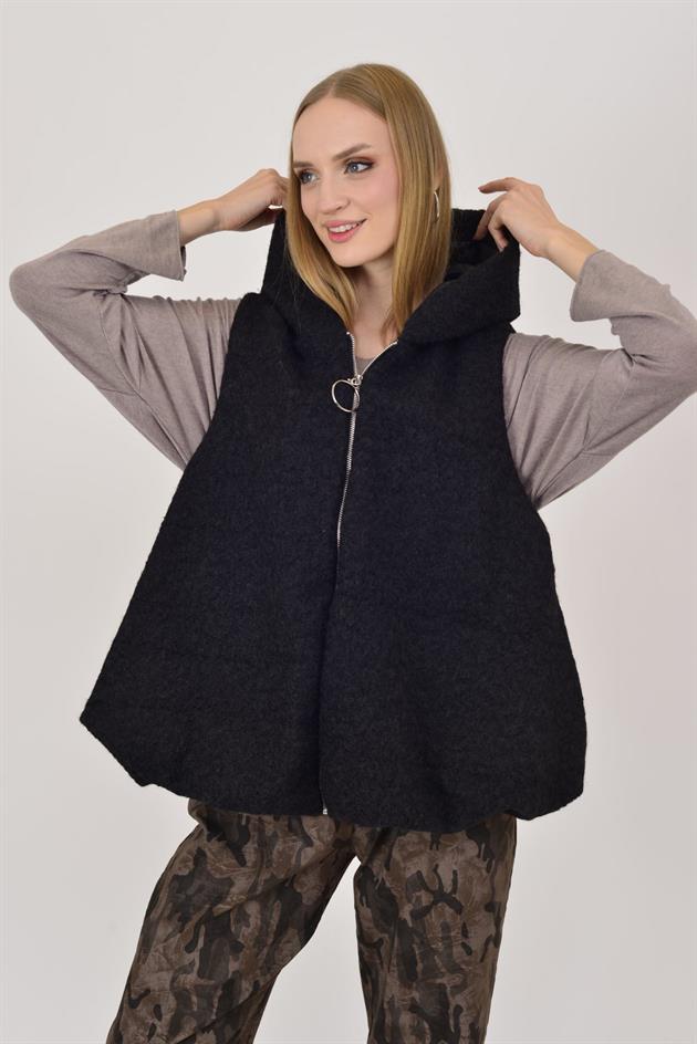 60909 KAPÜŞON DETAYLI KEÇE YELEK