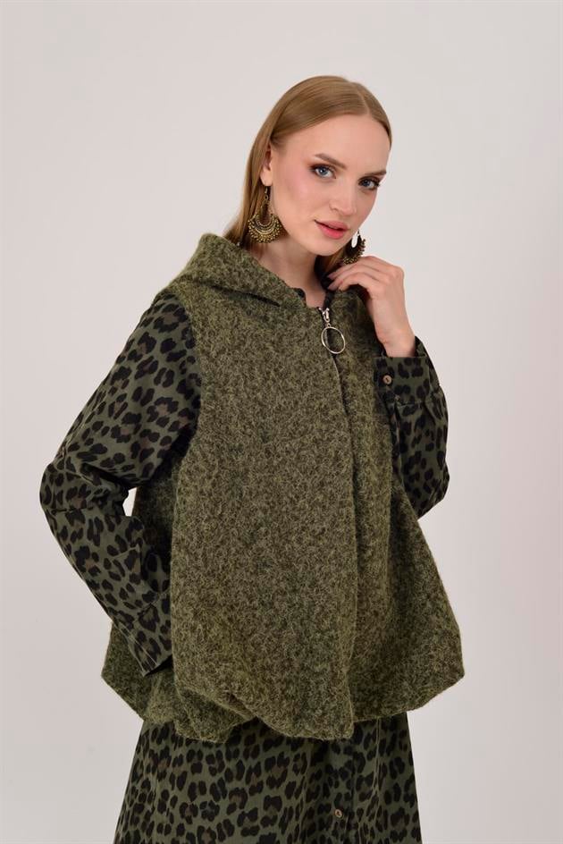 60909 KAPÜŞON DETAYLI KEÇE YELEK