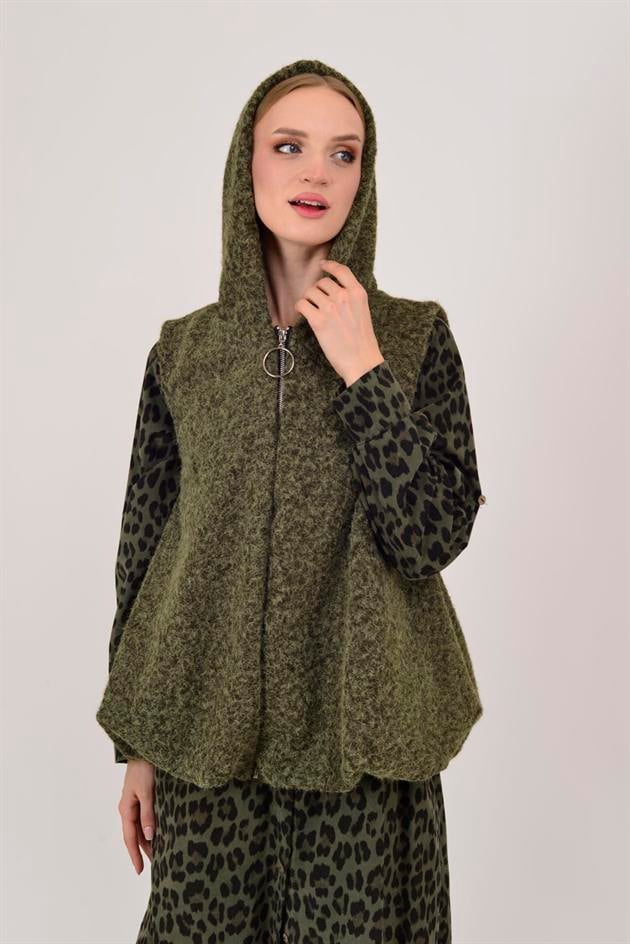 60909 KAPÜŞON DETAYLI KEÇE YELEK