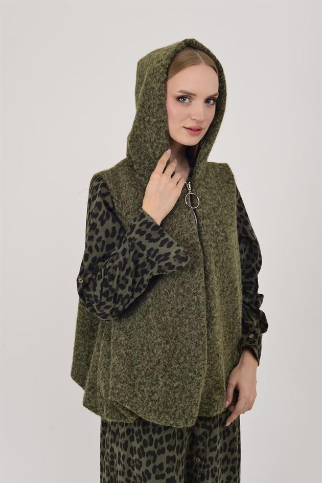 60909 KAPÜŞON DETAYLI KEÇE YELEK