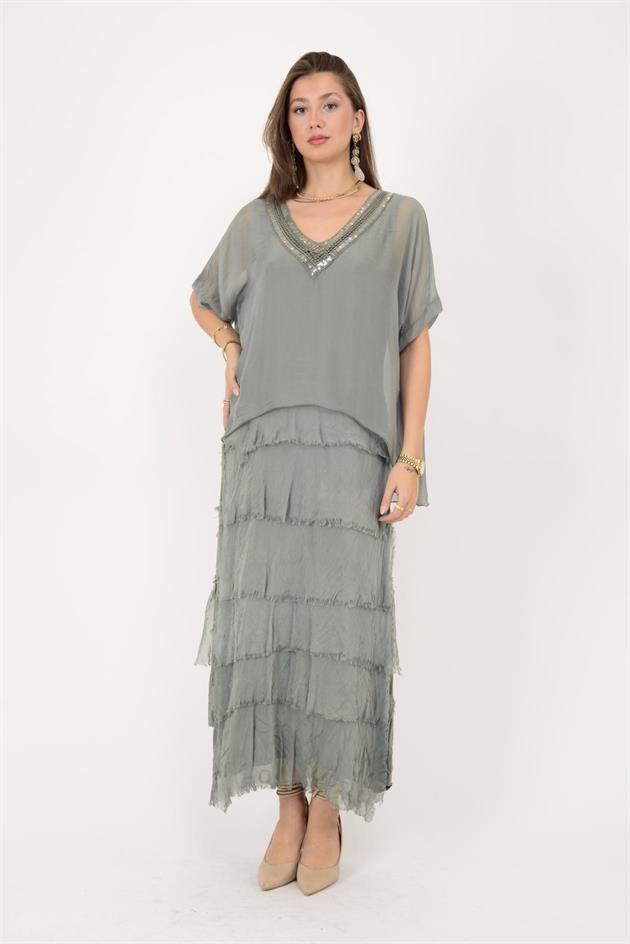 7095 PAYET DETAYLI V YAKA KAT KAT İPEK ELBİSE