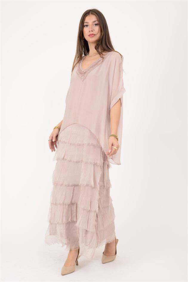 7095 PAYET DETAYLI V YAKA KAT KAT İPEK ELBİSE