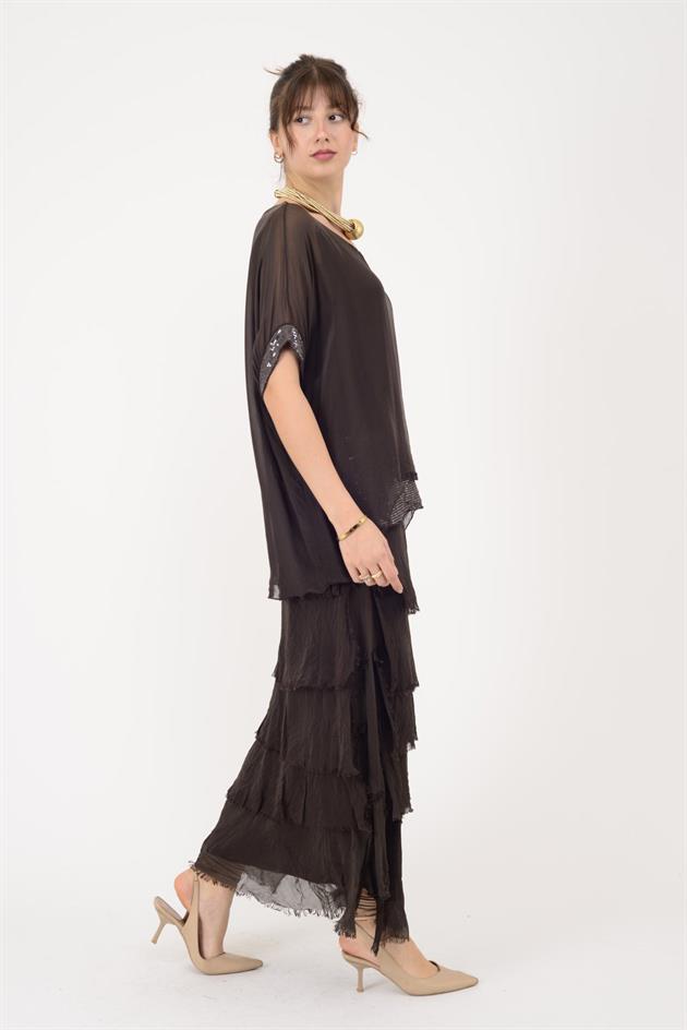 7266 YARASA KOL PAYET DETAYLI KAT KAT İPEK ELBİSE