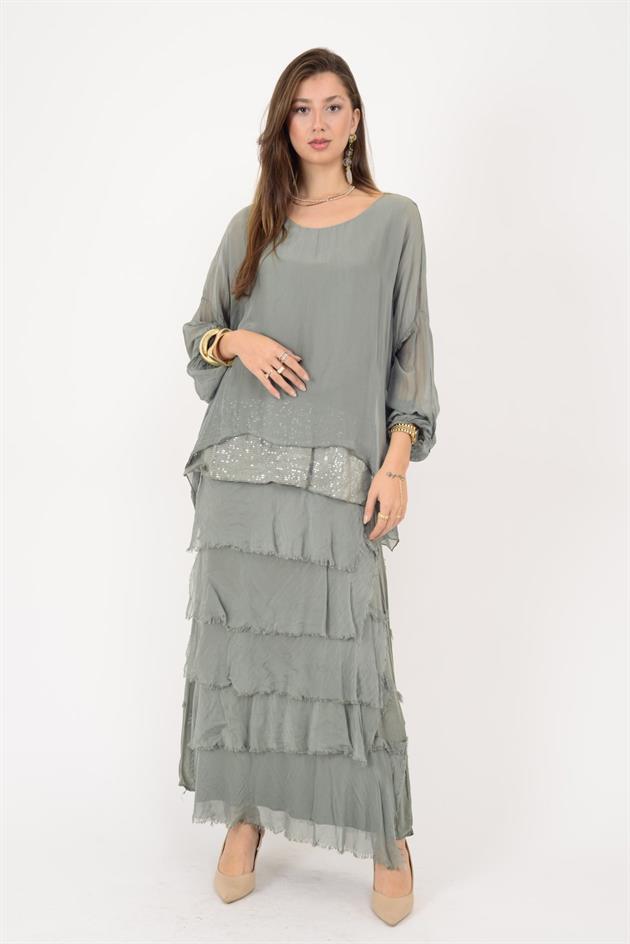 7509 PUL DETAYLI UZUN KOL KAT KAT İPEK ELBİSE