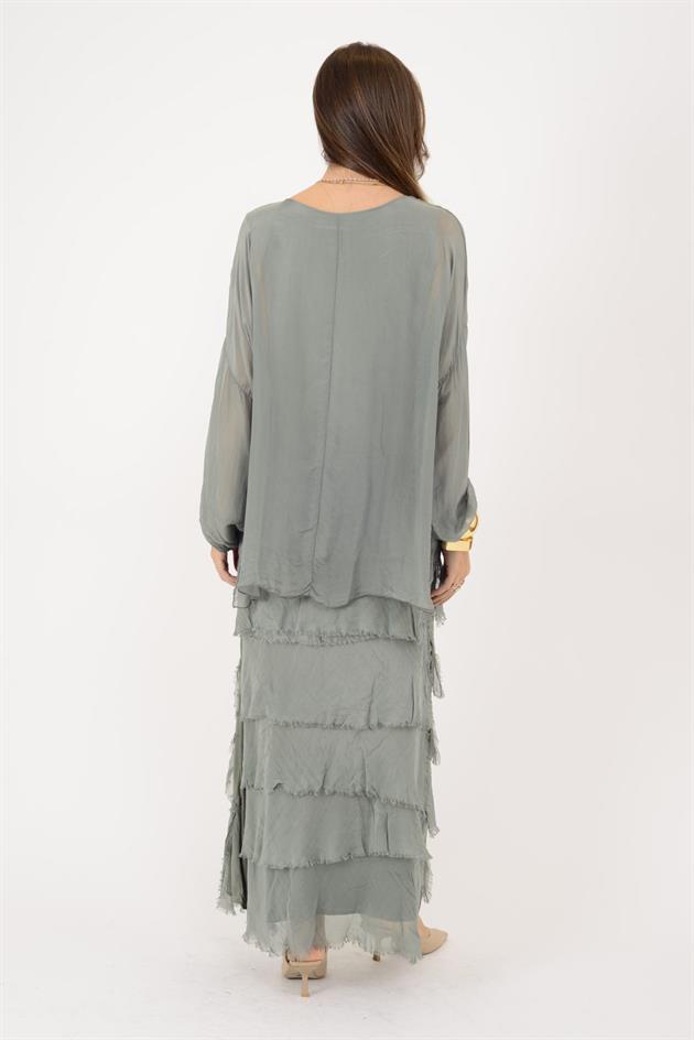 7509 PUL DETAYLI UZUN KOL KAT KAT İPEK ELBİSE