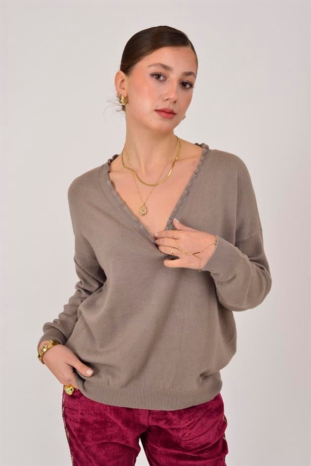 8599 FARBALALI V YAKA TRİKO BLUZ