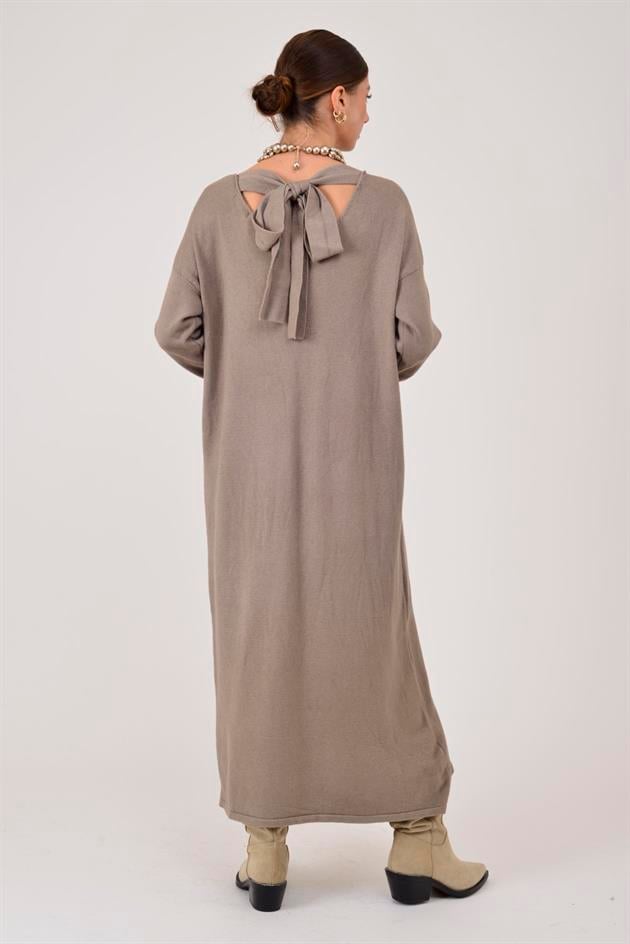 8612 IDOL SIRTI FİYONK DETAYLI YAKASI DANTELLİ TRİKO ELBİSE