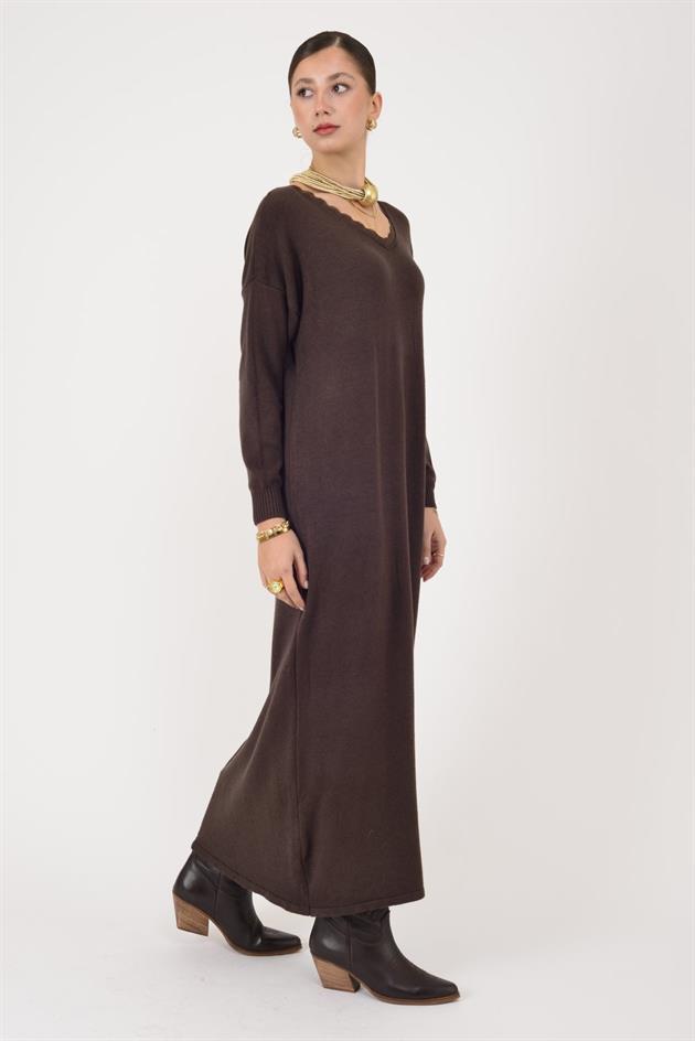 8612 IDOL SIRTI FİYONK DETAYLI YAKASI DANTELLİ TRİKO ELBİSE