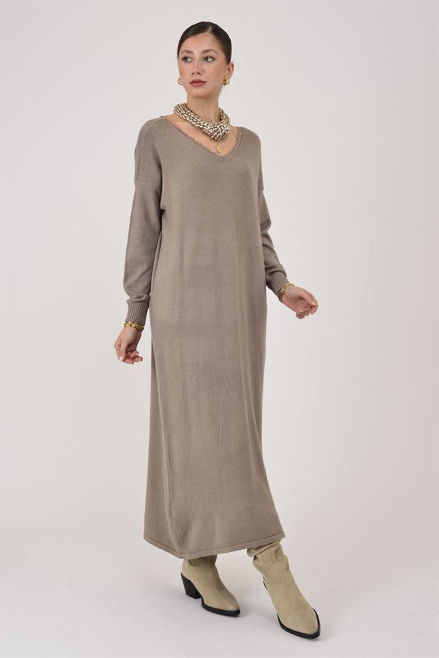 8612 IDOL SIRTI FİYONK DETAYLI YAKASI DANTELLİ TRİKO ELBİSE