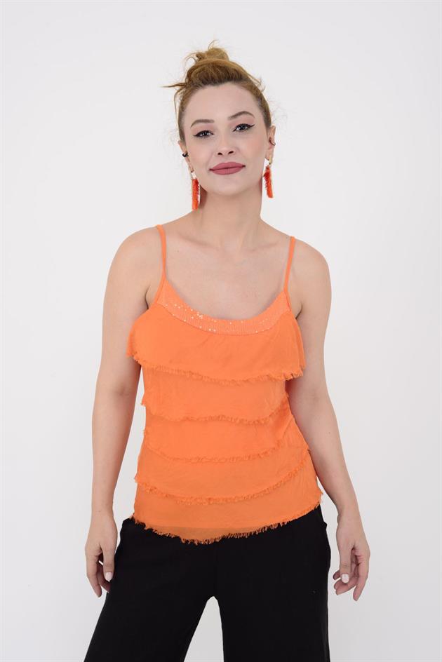 8689 YAKASI PAYETLİ KAT KAT ASKILI İPEK BLUZ