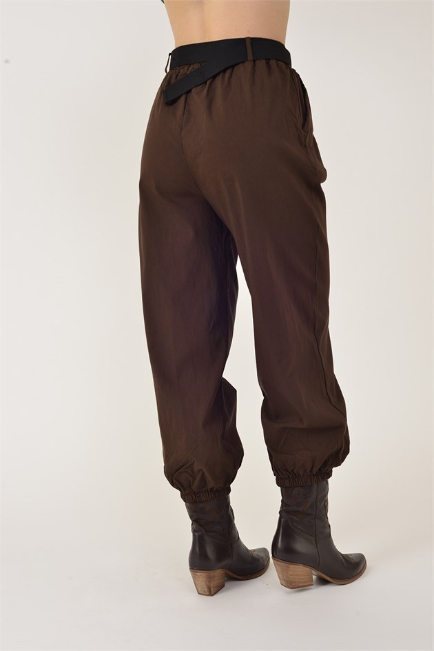 8907 PAÇASI LASTİKLİ KEMER DETAYLI JOGGER PANTOLON