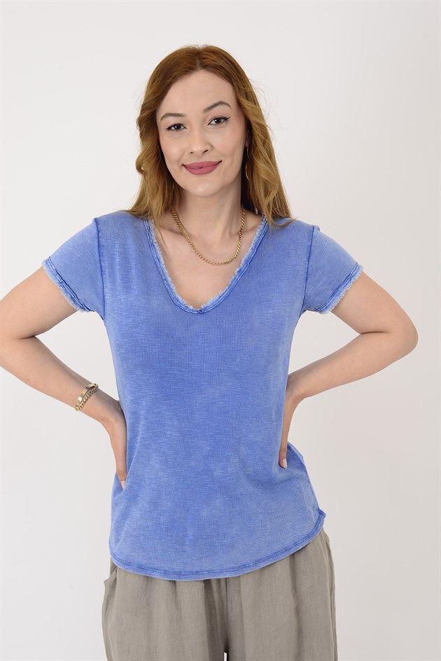 954304 V YAKA TAŞLAMALI T-SHIRT BLUZ