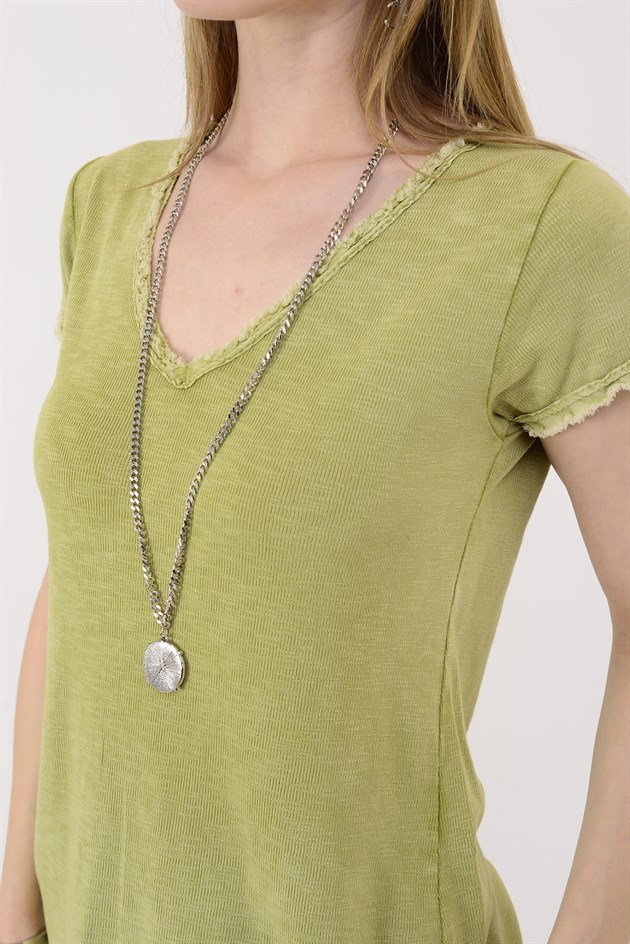 954304 V YAKA TAŞLAMALI T-SHIRT BLUZ