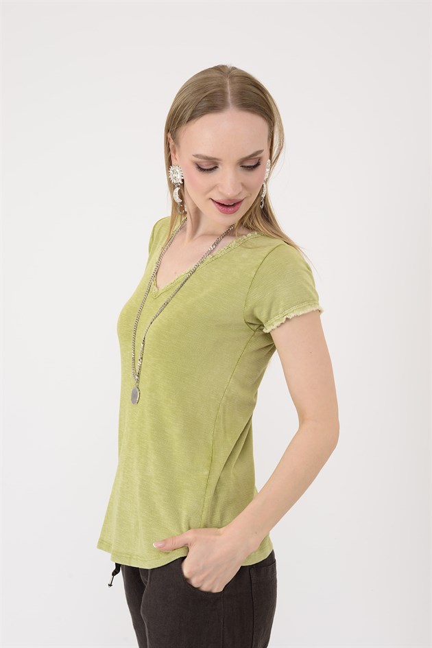 954304 V YAKA TAŞLAMALI T-SHIRT BLUZ