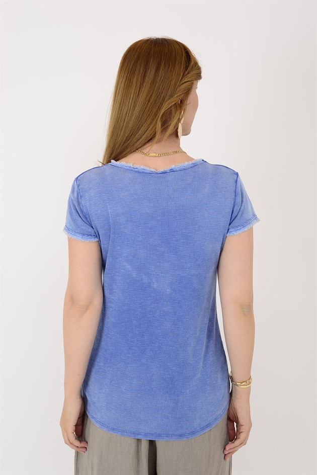 954304 V YAKA TAŞLAMALI T-SHIRT BLUZ