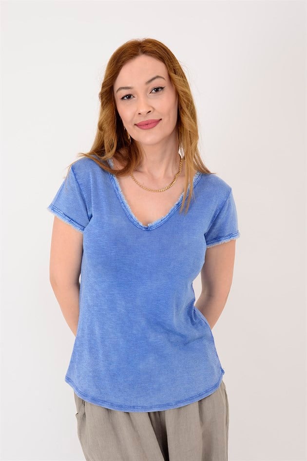 954304 V YAKA TAŞLAMALI T-SHIRT BLUZ