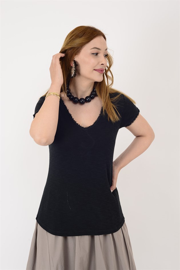 954304 V YAKA TAŞLAMALI T-SHIRT BLUZ
