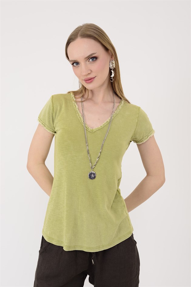 954304 V YAKA TAŞLAMALI T-SHIRT BLUZ