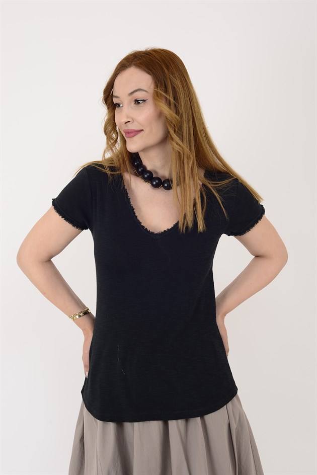 954304 V YAKA TAŞLAMALI T-SHIRT BLUZ