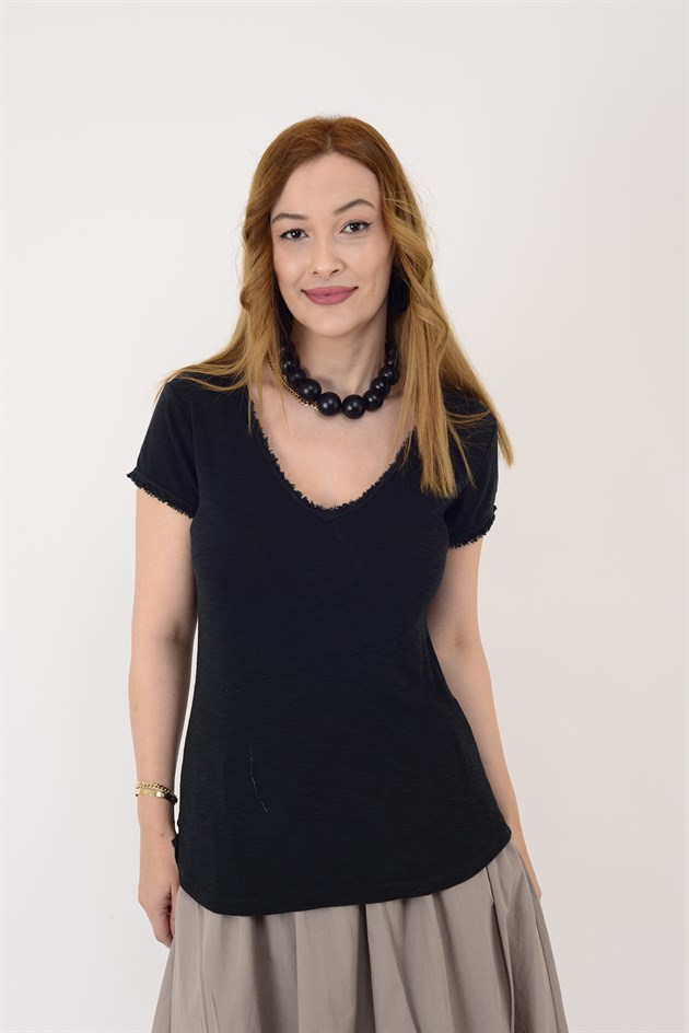 954304 V YAKA TAŞLAMALI T-SHIRT BLUZ