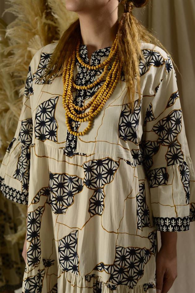 AN10502 GARNİ DETAYLI VOLAN ELBİSE