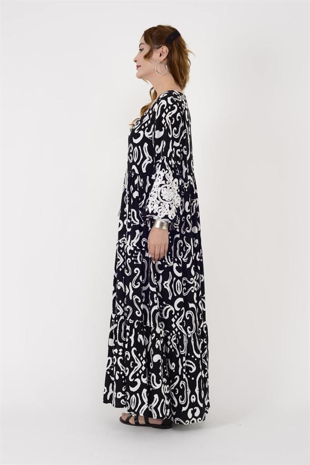 AN10516 NAKIŞ DETAYLI V YAKA VOLAN ELBİSE