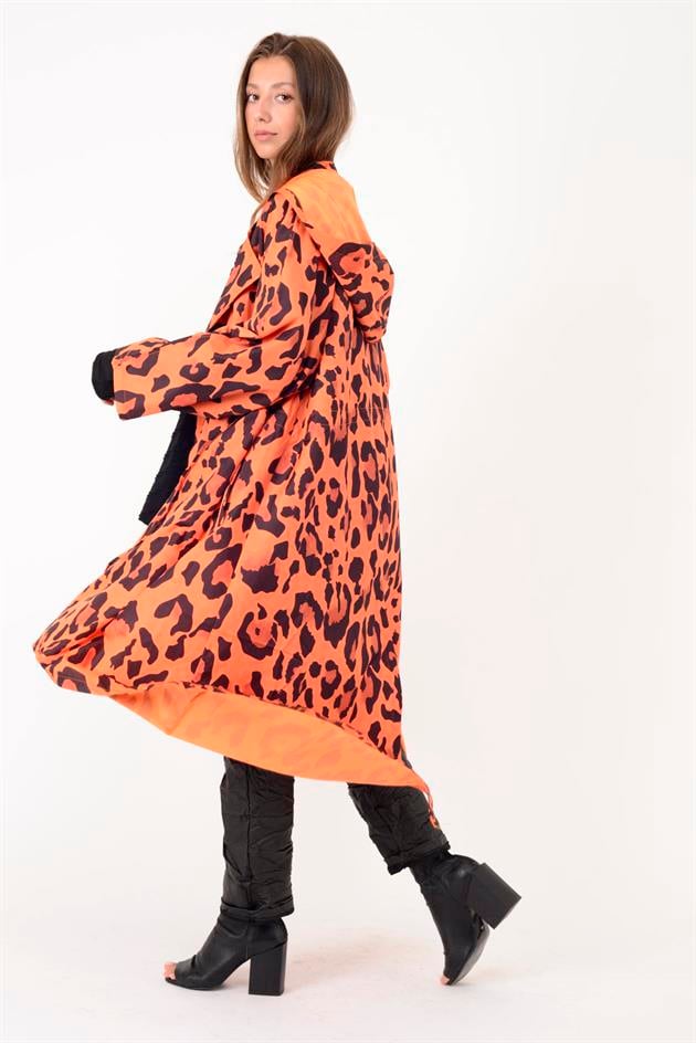 AN10720 LEOPAR DESENLİ BELİ BÜZGÜ DETAYLI YAĞMURLUK