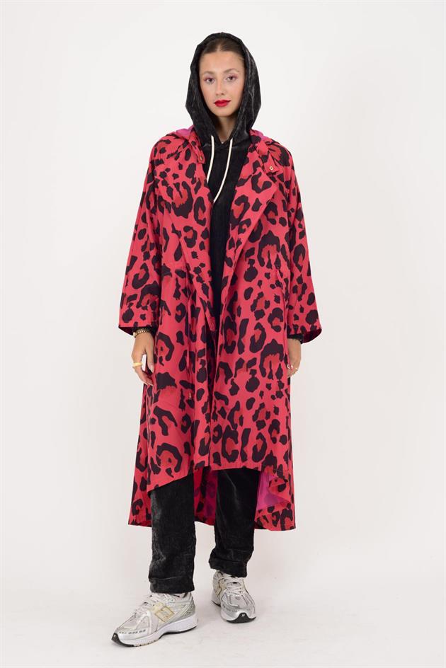 AN10720 LEOPAR DESENLİ BELİ BÜZGÜ DETAYLI YAĞMURLUK