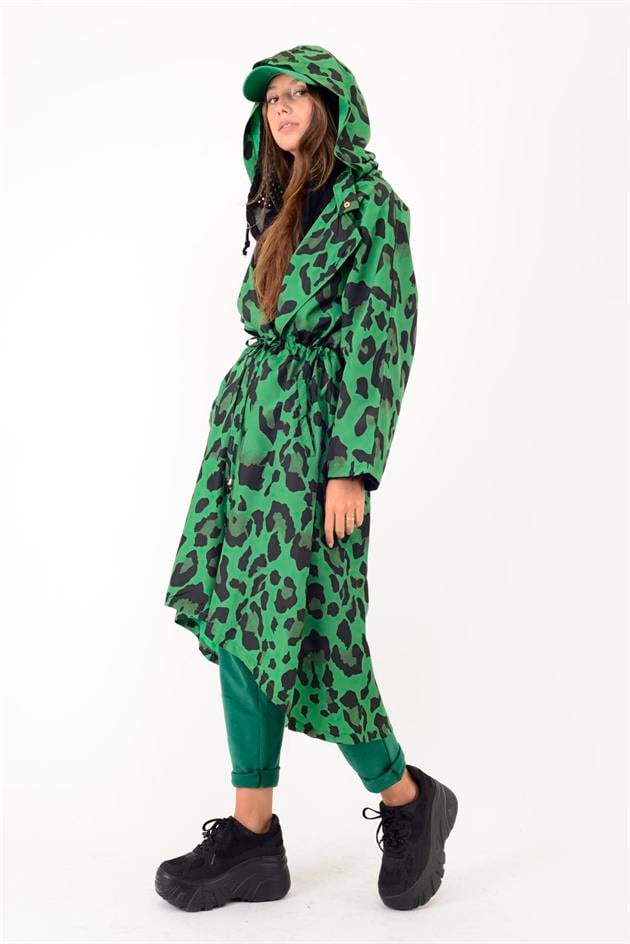 AN10720 LEOPAR DESENLİ BELİ BÜZGÜ DETAYLI YAĞMURLUK