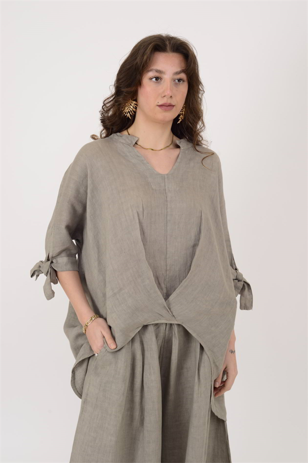 B994 ARKASI UZUN V YAKA KETEN BLUZ