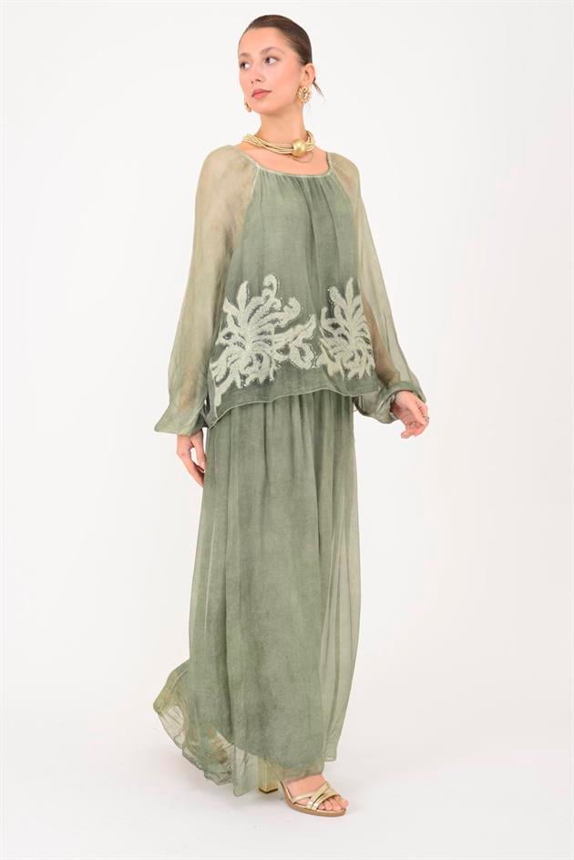 SN510 MADONNA YAKA KABARTMALI PAYET DETAYLI İPEK ELBİSE