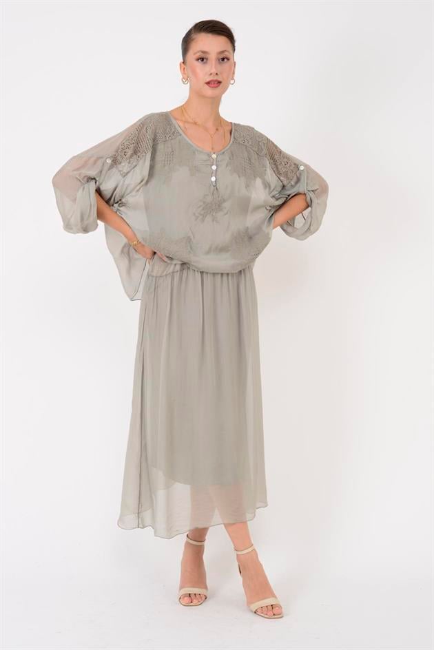 SN795 SIRTI PENCERELİ DANTEL DETAYLI İPEK ELBİSE