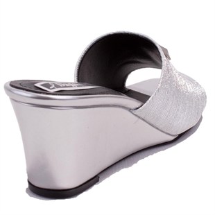 Dagoster DZA07-108524344 Gümüş Dolgu Taban Topuklu Kadın Terlik