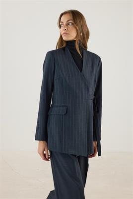 Düğme Detaylı Çizgili Blazer Lacivert