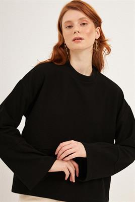 En Boy Çizgi Kazak Siyah