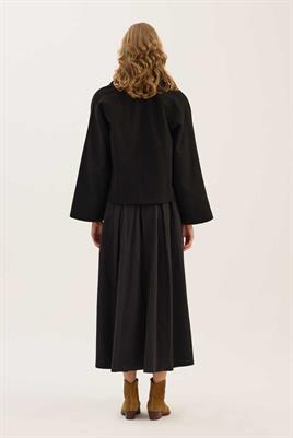 Fermuarlı Etek Üstü Kaban Siyah