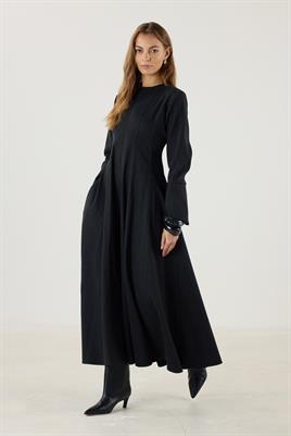 Geniş Manşetli Evaze Elbise Siyah