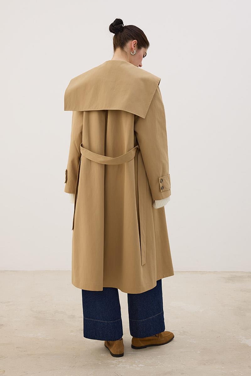 Geniş Yaka Uzun Trençkot Camel