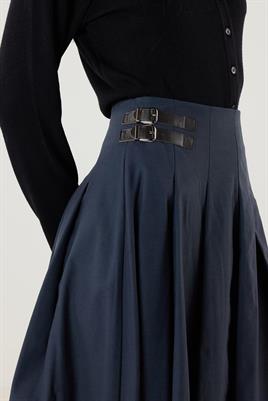 Kemer Aksesuarlı Pileli Etek Lacivert