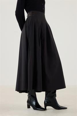 Kemer Aksesuarlı Pileli Etek Siyah