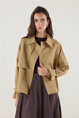 Kemerli Cepli Kısa Trençkot Camel