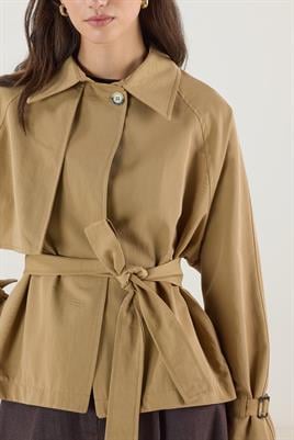 Kemerli Cepli Kısa Trençkot Camel