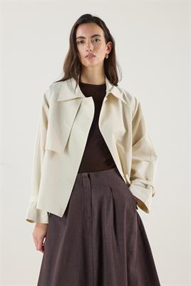 Kemerli Cepli Kısa Trençkot Krem