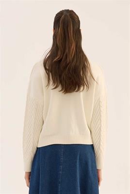 Kısa Verev Motifli Kazak Ekru