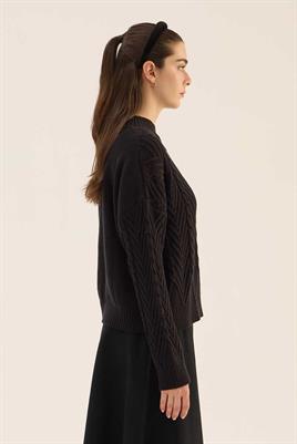 Kısa Verev Motifli Kazak Siyah