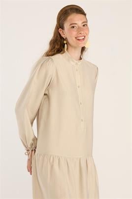 Kol Ucu Bağcıklı Elbise Taş