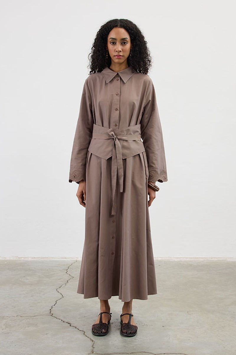 Manşeti Nakışlı Elbise Koyu Vizon